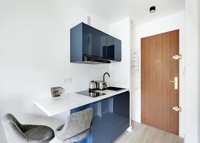 Boulevard Flandrin Rue De La Pompe- Bail Mobility Apartment Paris