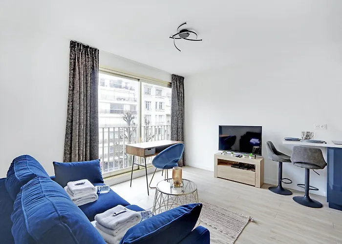 Boulevard Flandrin Rue De La Pompe- Bail Mobility Apartment